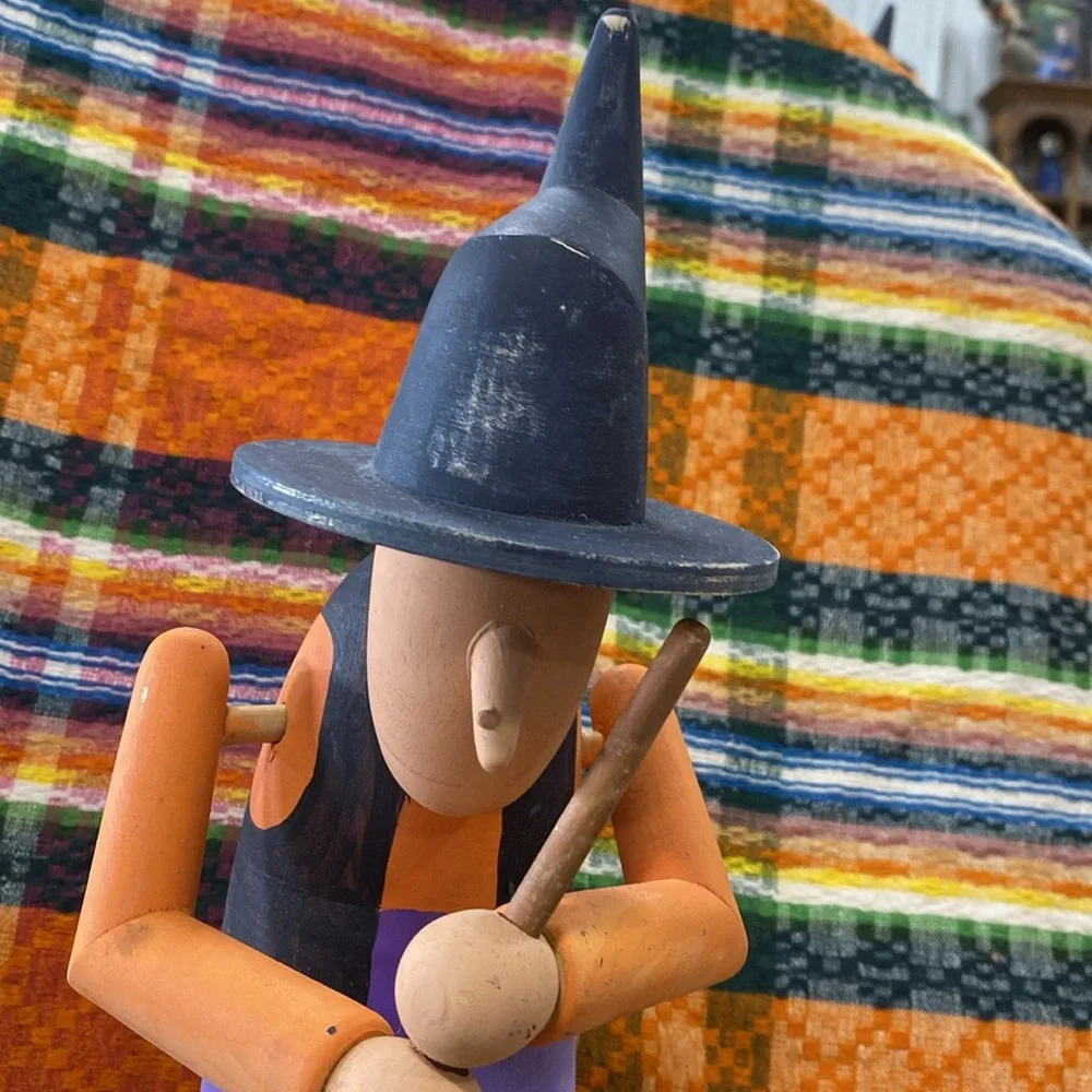 Witches Potion wood statue